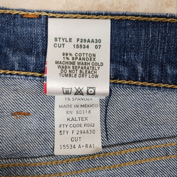 LUCKY BRAND Mid Rise Flare Leg Jeans Size 6/28 - Picture 5 of 12
